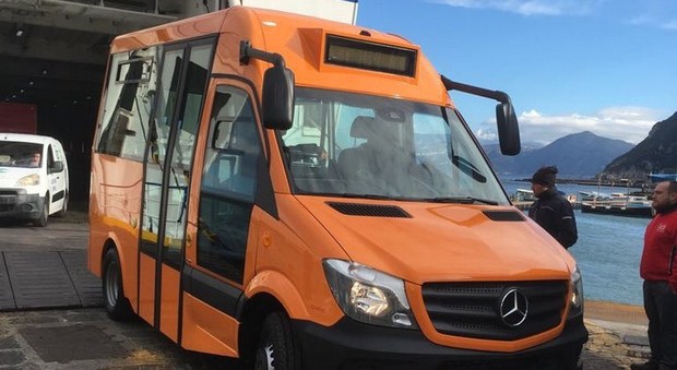 Nuovo bus di linea per l'isola di Capri