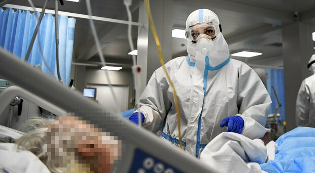 Napoli, sospesi 59 sanitari No vax dall'Asl 1: tra loro 7 medici e 22 infermieri