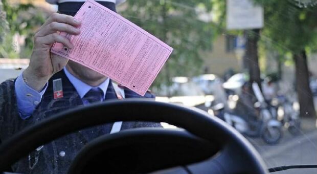 ALBIGNASEGO - Guidava senza patente: arriva la super multa da 10 mila euro