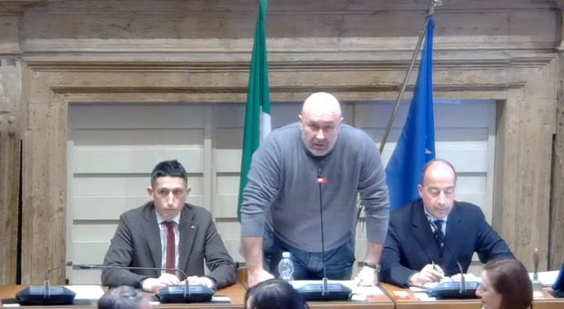 L'Assemblea legislativa "censura" il sindaco di Terni, Bandecchi, dopo le parole volgare sui femminicidi