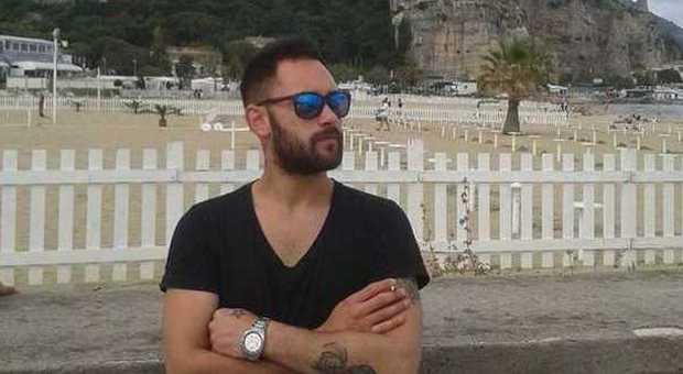 Terracina, scooter contro auto: morto Andrea, 21 anni, grave l'amico