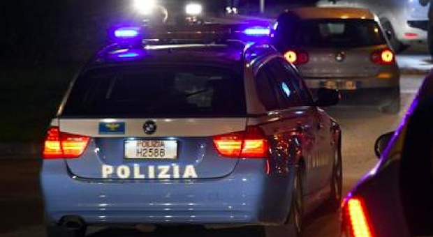 Roma, terrore al centro commerciale: rapinati quattro ragazzi