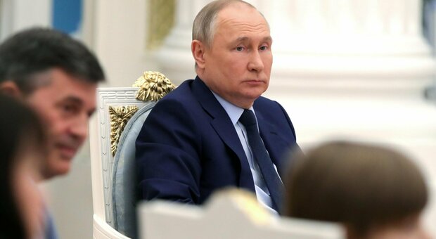 Putin, nemici segreti anche nel Cremlino: le pressioni sullo zar e quel golpe (per ora) impossibile