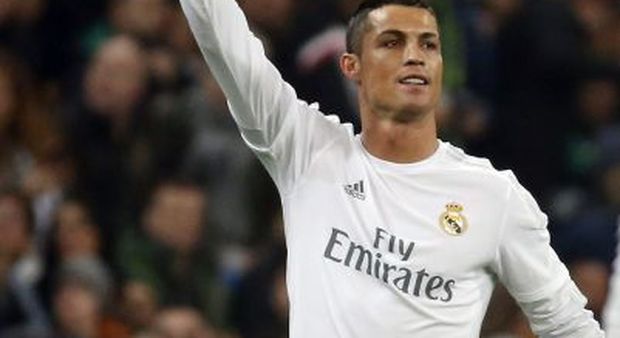 Cristiano Ronaldo esulta dopo aver segnato all'Espanyol