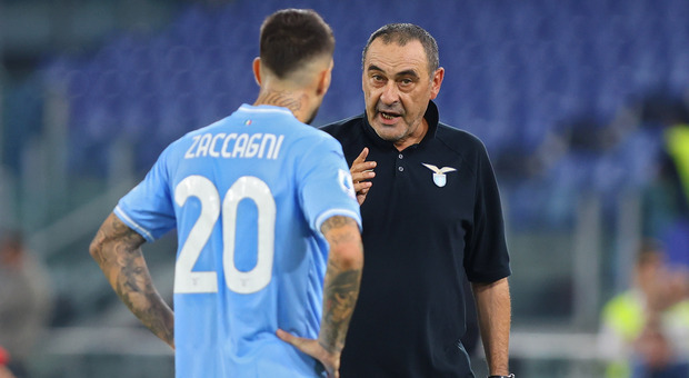 Lazio, subito tattica in vista del Milan. Sarri aggrega i titolari solo per le prove: ecco i dubbi di formazione