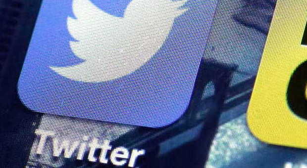 Twitter si tuffa nell'e-commerce: via ai test per il bottone "Acquista subito"