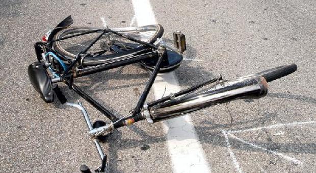 Travolge il ciclista e scappa: "pirata" smascherato dopo 2 settimane