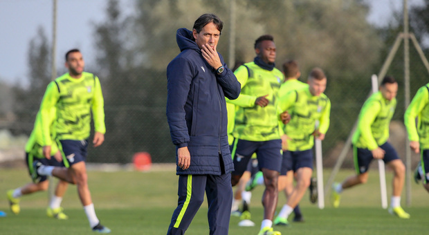 La strana vigilia della Lazio tra incertezze e allenamenti