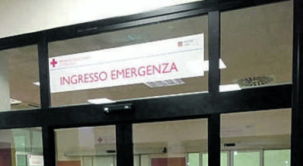 Maltempo a Roma, piove dentro l'ospedale Grassi a Ostia