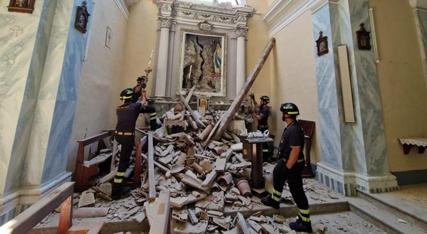 Sassoferrato, crollo nella chiesa di Santa Maria delle Spinelle. Recuperati gli oggetti sacri