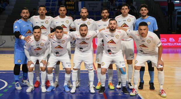 La divisa bianca del Napoli Futsal