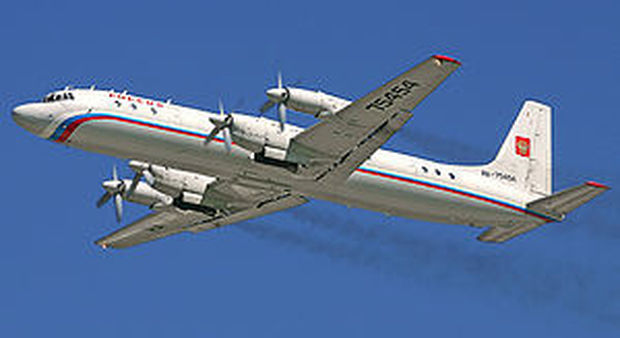 Aereo russo con più di 40 passeggeri si schianta in Siberia