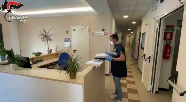 Liste d'attesa, le verifiche dei Nas: due medici "furbetti" alla Asl di Frosinone