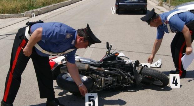 Lunedì di sangue: 17enne cade dallo scooter, travolto e ucciso. Un camion poi schiaccia un ciclista