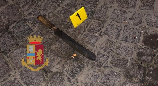 Napoli choc, tentato omicidio in strada a colpi di machete: 45enne arrestato
