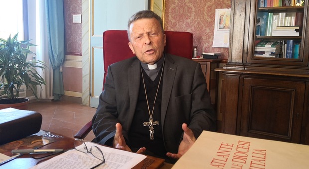 Ospedale, forte richiamo del vescovo Trasarti alla politica sulle criticità: «Fano non si può umiliare, più servizi al territorio»