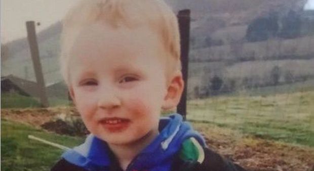Entra da solo nell'idromassaggio, bimbo di 3 anni muore sotto gli occhi dei turisti