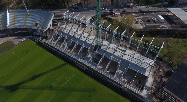 Ascoli, dopo lo stop ripartono i lavori per la nuova tribuna Est dello stadio