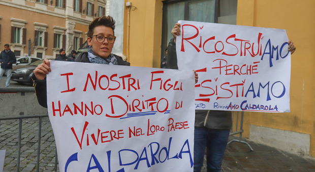 immagine Marche, la protesta dei terremotati (Foto di Emanuele Valeri/Ag.Toiati)