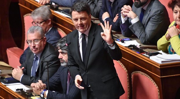 Renzi torna a Napoli: «L'autonomia è un danno, così il governo uccide il Sud»