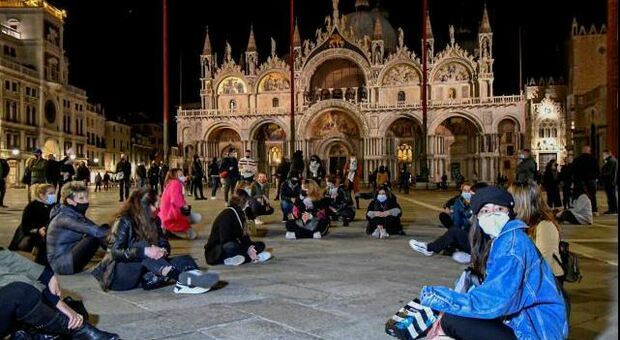 La protesta di ieri in Piazza San Marco a Venezia