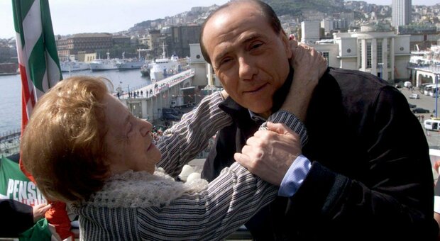 Berlusconi, l'infanzia e il padre antifascista Luigi in esilio in Svizzera: «Lui sapeva farci stare bene, si portava il sole in tasca»