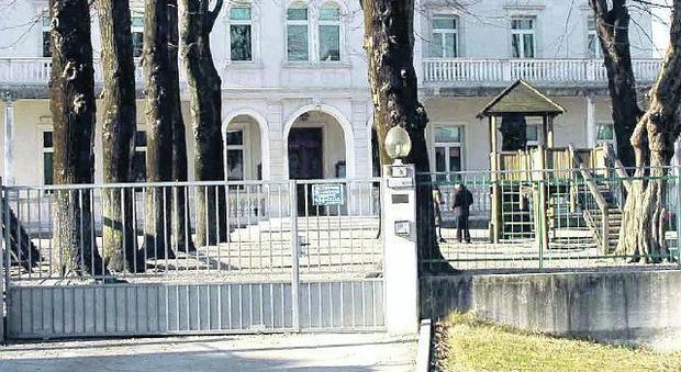Bimbo di due anni cade dal cancello dell'asilo: operato a Vicenza