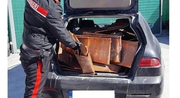 Loreto, bagagliaio dell'auto pieno di rame rubato: tre denunciati