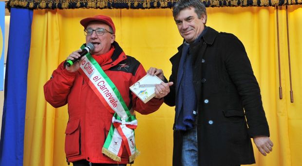 Il presidente della Carnevalesca Luciano Cecchini e il sindaco Massimo Seri