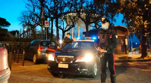Castellammare, controlli dei carabinieri ovunuque: già 8 le sanzioni covid