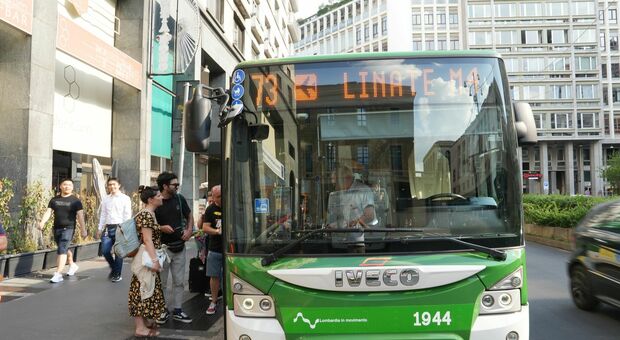 Milano, da oggi il bus 973 "riguadagna" 5 fermate: capolinea in piazza Ovidio