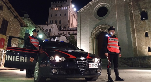 Spaccio nelle campagne di Gubbio, due arresti. Sequestrata cocaina per 6mila euro. In azione i carabinieri