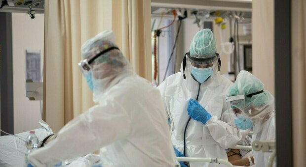 immagine Quarantena e contatti con i positivi: gli italiani affrontano l'ondata Omicron