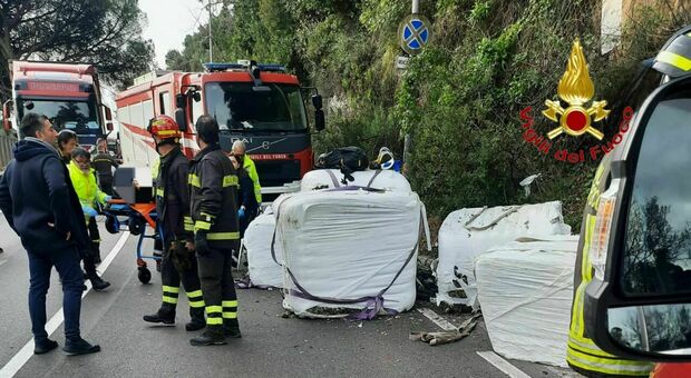  morto schiacciato un 49enne