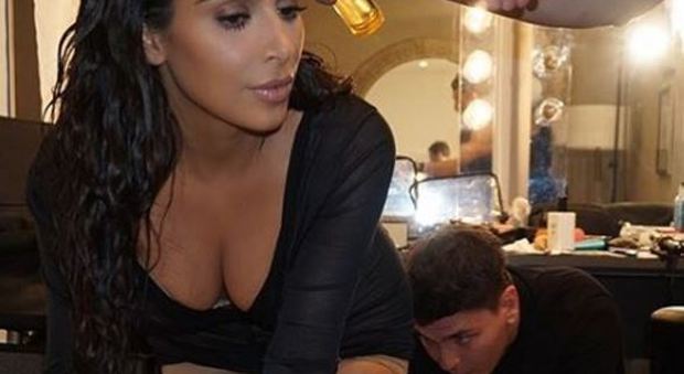 Il truccatore di Kim Kardashian svela il make up segreto della showgirl
