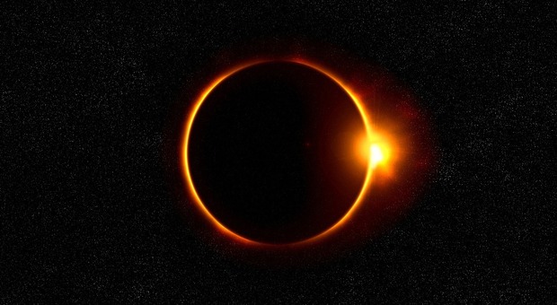 https://statics.cedscdn.it/photos/MED/99/35/8389935_02132414_solar_eclipse_1482921_1280.jpg