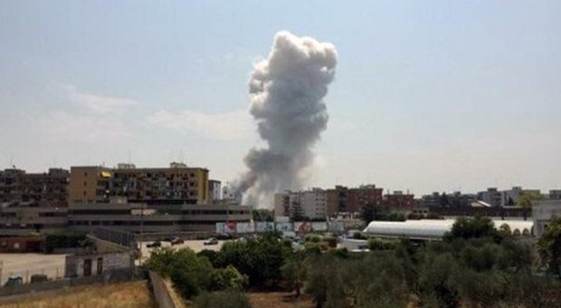 Bari, esplosione in fabbrica fuochi d'artificio: sette morti e quattro feriti