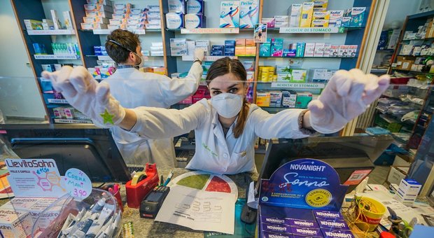 Coronavirus, allarme di Federfarma: «Troppi furti nelle farmacie delle grandi città»