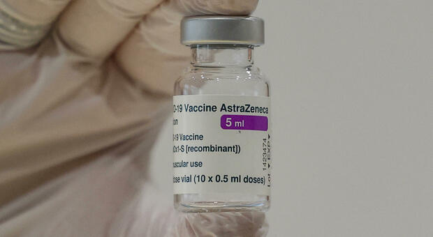Vaccino AstraZeneca, ancora ritardi e problemi negli Usa: «Alle autorità presentati dati obsoleti»