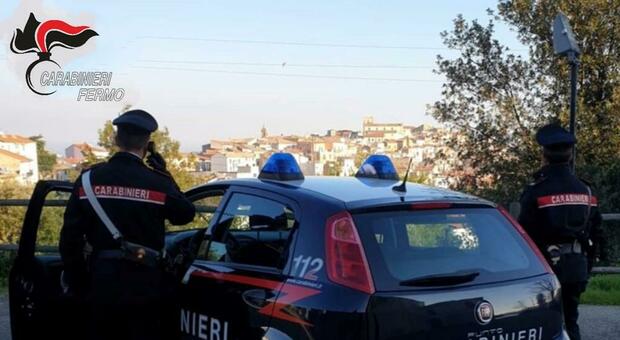 Negoziante picchiato con la chiave inglese, i carabinieri denunciano un suo familiare