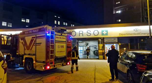 Incendio doloso all'ospedale regionale di Torrette: panico al Pronto Soccorso. Pazienti evacuati