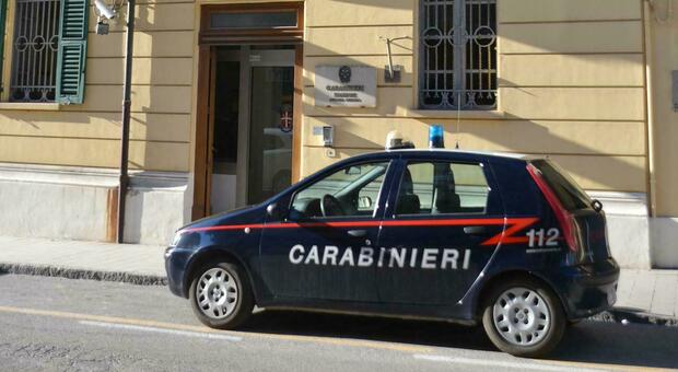 Beffata ad Ancona una 88enne dal falso carabiniere. Il figlio: «Rubati gioielli e denaro»