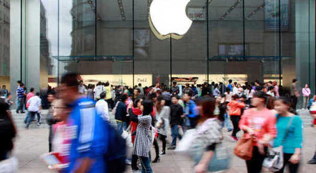 Cina, non hanno soldi per comprare l'iPhone 6S: due amici mettono in vendita i reni