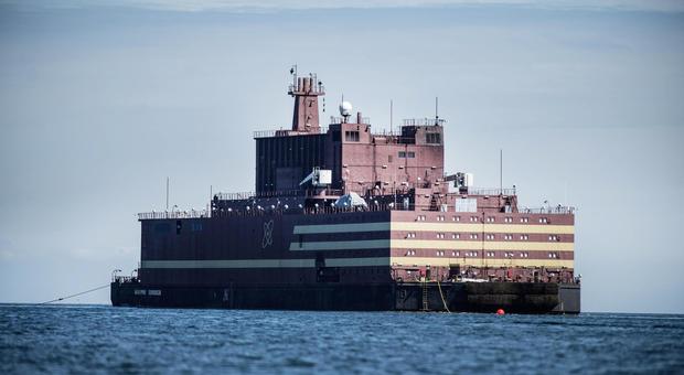 Una "Chernobyl galleggiante", è partita la centrale nucleare dei mari che terrorizza il mondo