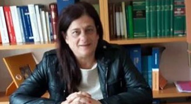 Avvocatessa si spacciava per sorella di Cantone: condannata per truffa