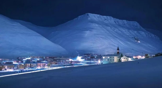 Norvegia, viaggio a Longyearbyen, la città dove è illegale morire