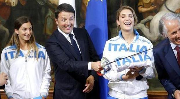 Una sciabola per Renzi dai campioni del mondo