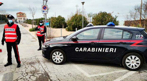 I controlli dei carabinieri che indagano sul furto