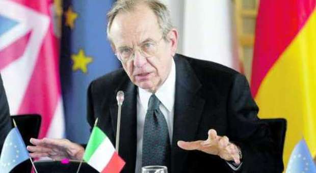 Padoan scrive alla Ue: «Ecco le riforme, all'Italia non servono nuove correzioni»
