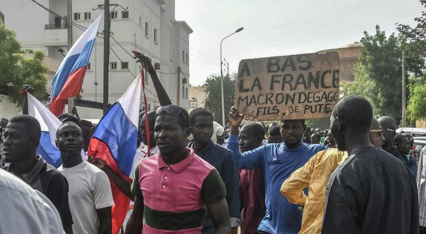 Niger, perché il golpe è un disastro per l'Occidente: l'asse con Mali e Burkina Faso e il rischio Wagner